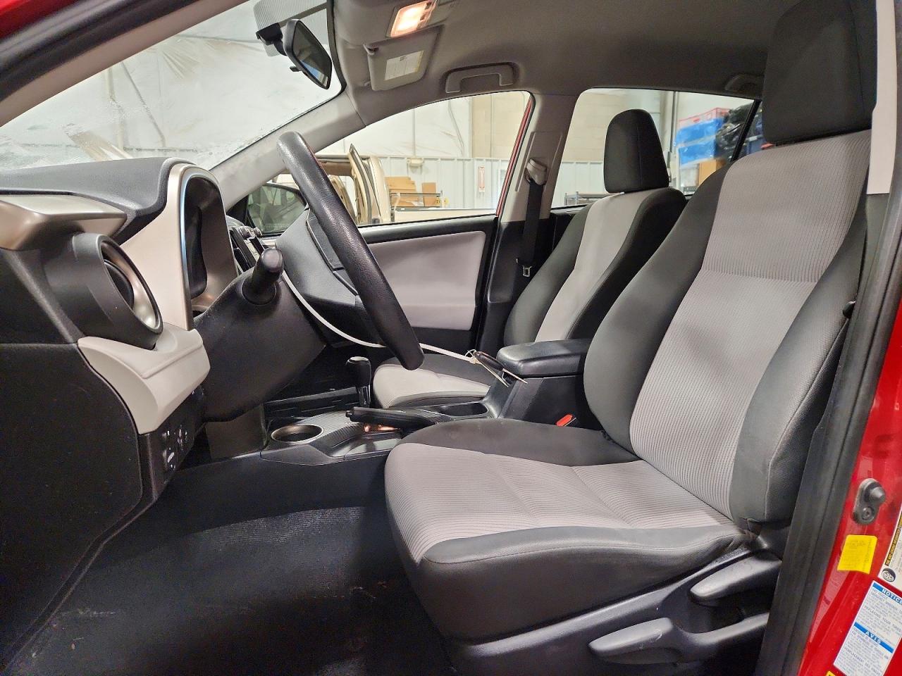 2015 TOYOTA RAV4 LE photo 7