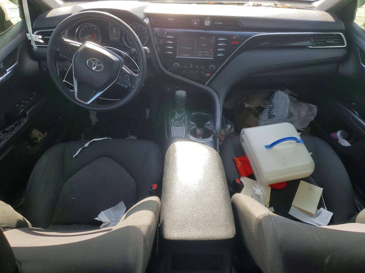 2018 TOYOTA CAMRY photo 15