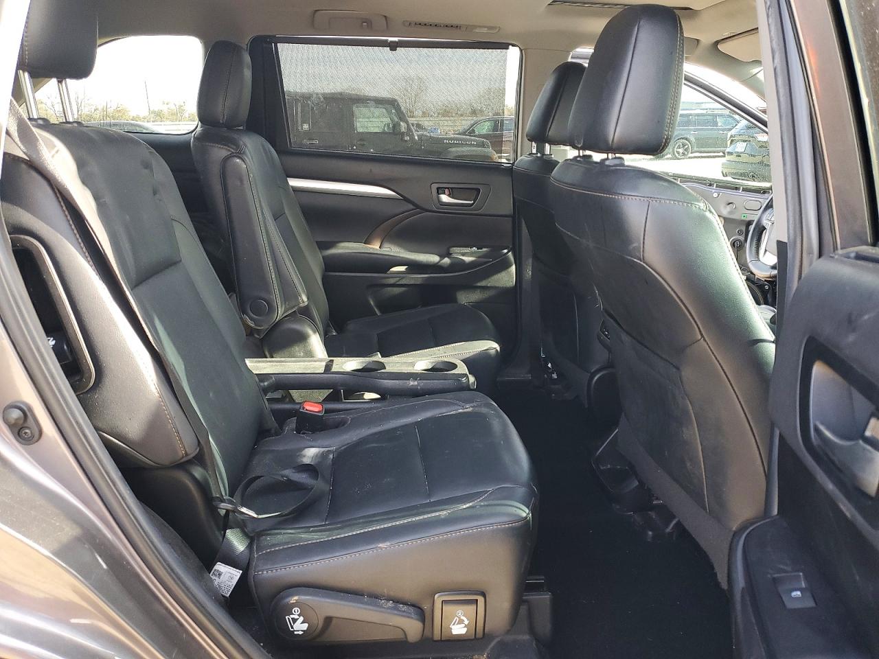 2019 TOYOTA HIGHLANDER photo 21