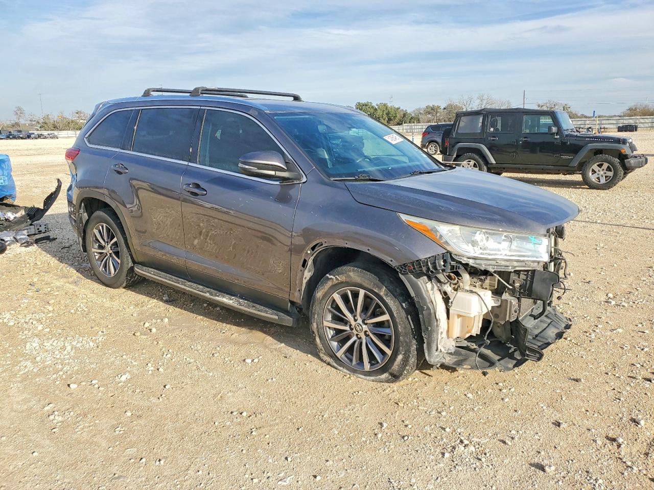 2019 TOYOTA HIGHLANDER photo 7
