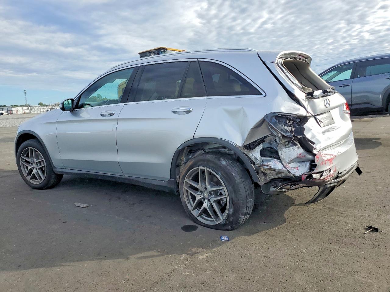 2017 MERCEDES-BENZ GLC 300 photo 4
