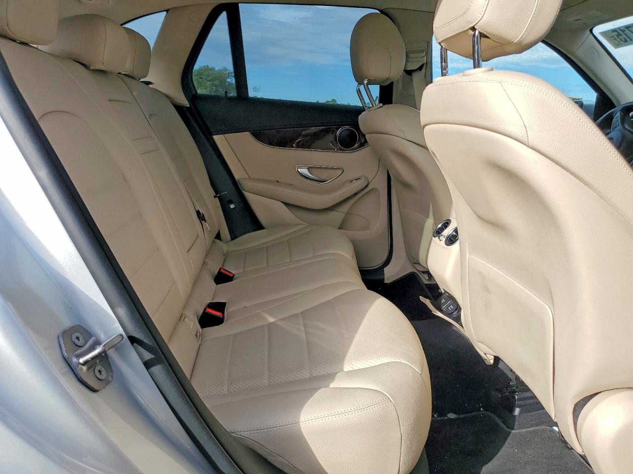 2017 MERCEDES-BENZ GLC 300 photo 31