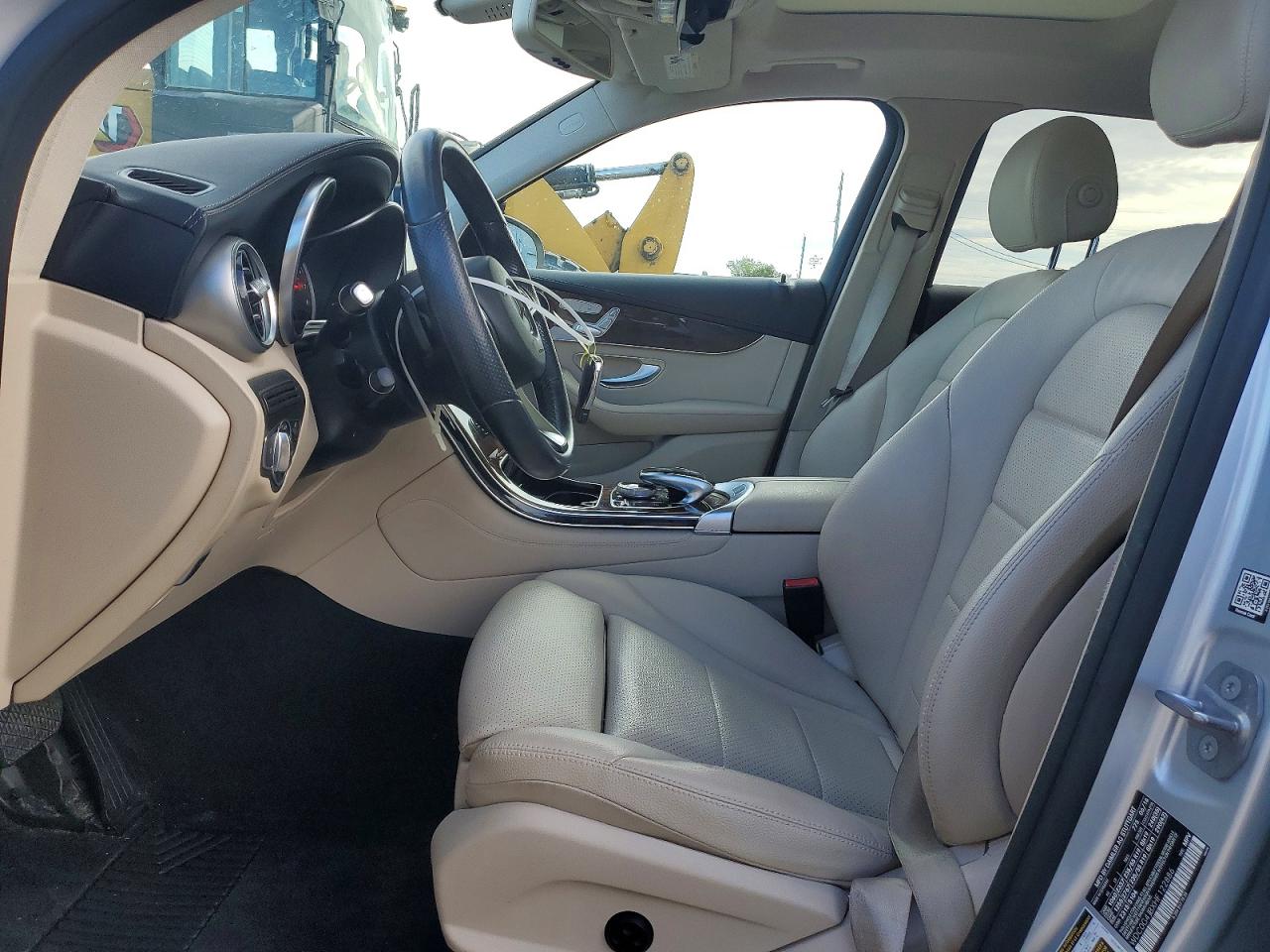 2017 MERCEDES-BENZ GLC 300 photo 19