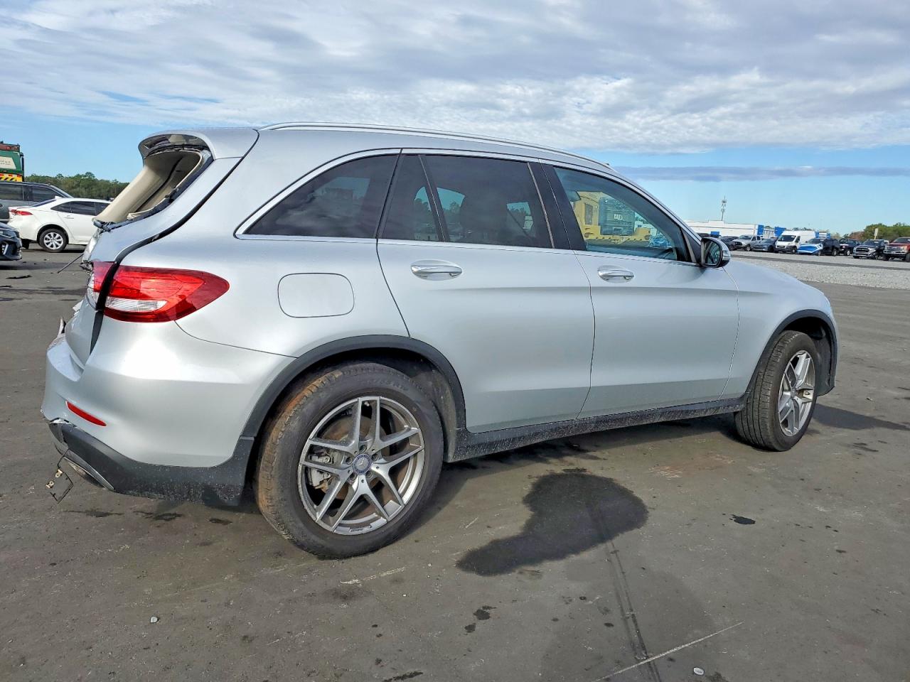 2017 MERCEDES-BENZ GLC 300 photo 7
