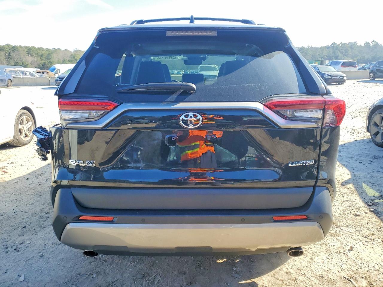 2022 TOYOTA RAV4 LIMITED photo 16