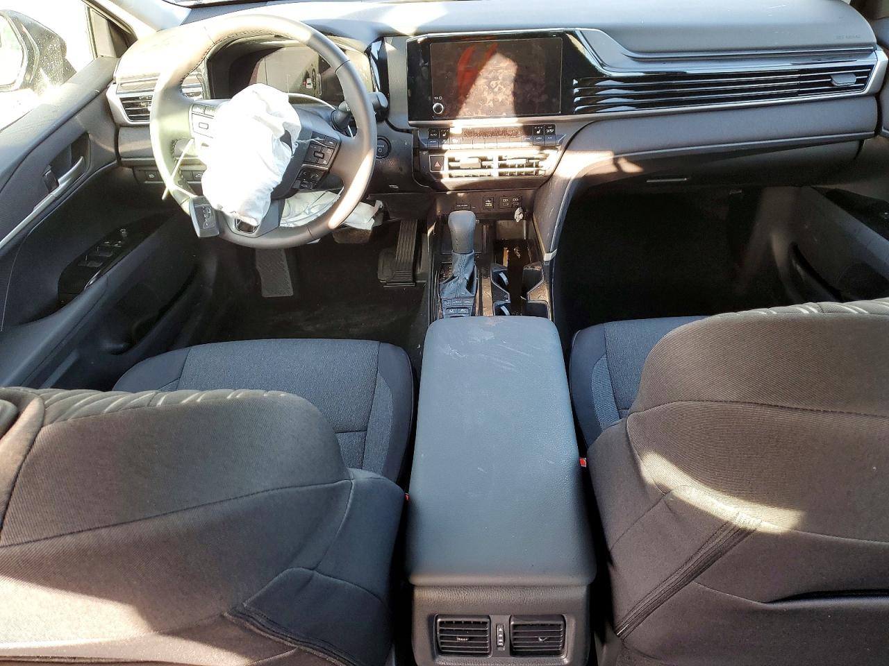 2025 TOYOTA CAMRY photo 8