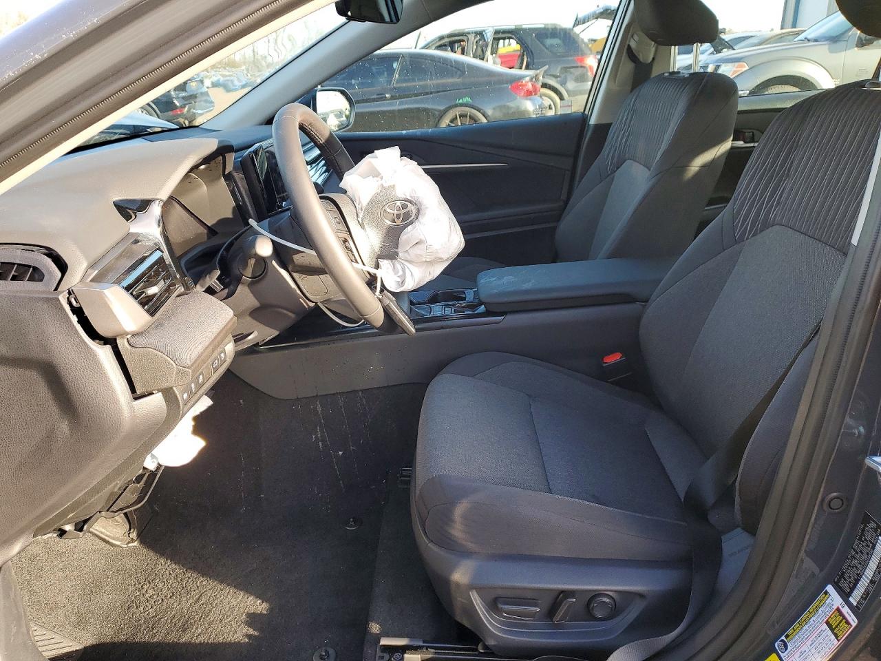 2025 TOYOTA CAMRY photo 7