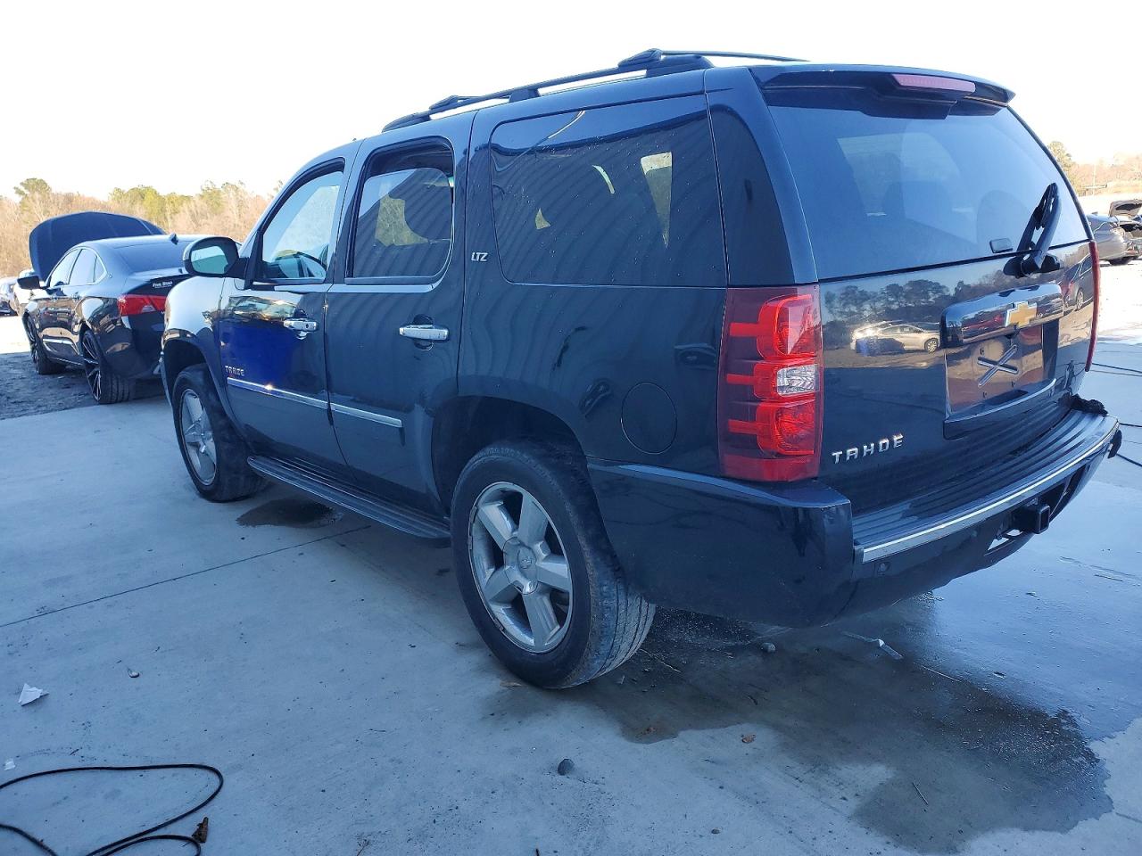 2013 CHEVROLET TAHOE K1500 LTZ photo 2