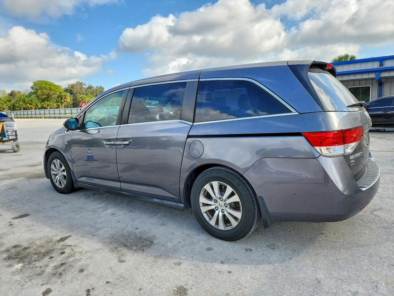2016 HONDA ODYSSEY SE photo 3