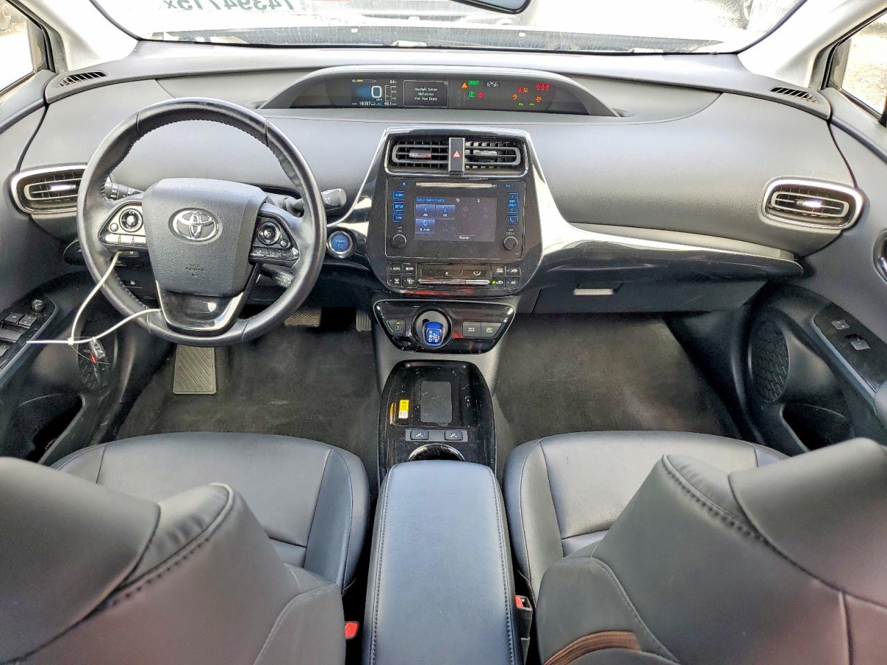 2019 TOYOTA PRIUS photo 8