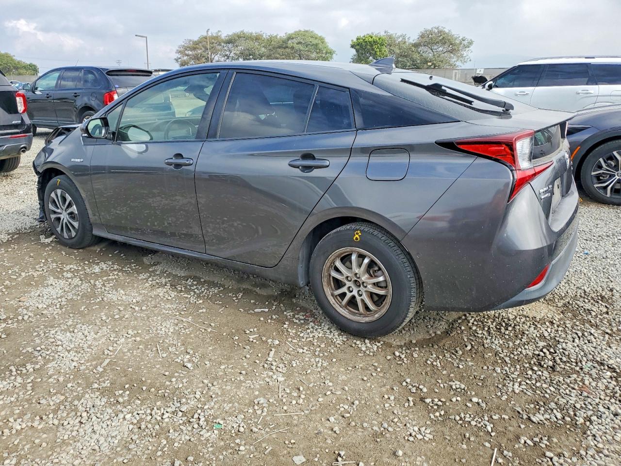 2019 TOYOTA PRIUS photo 2