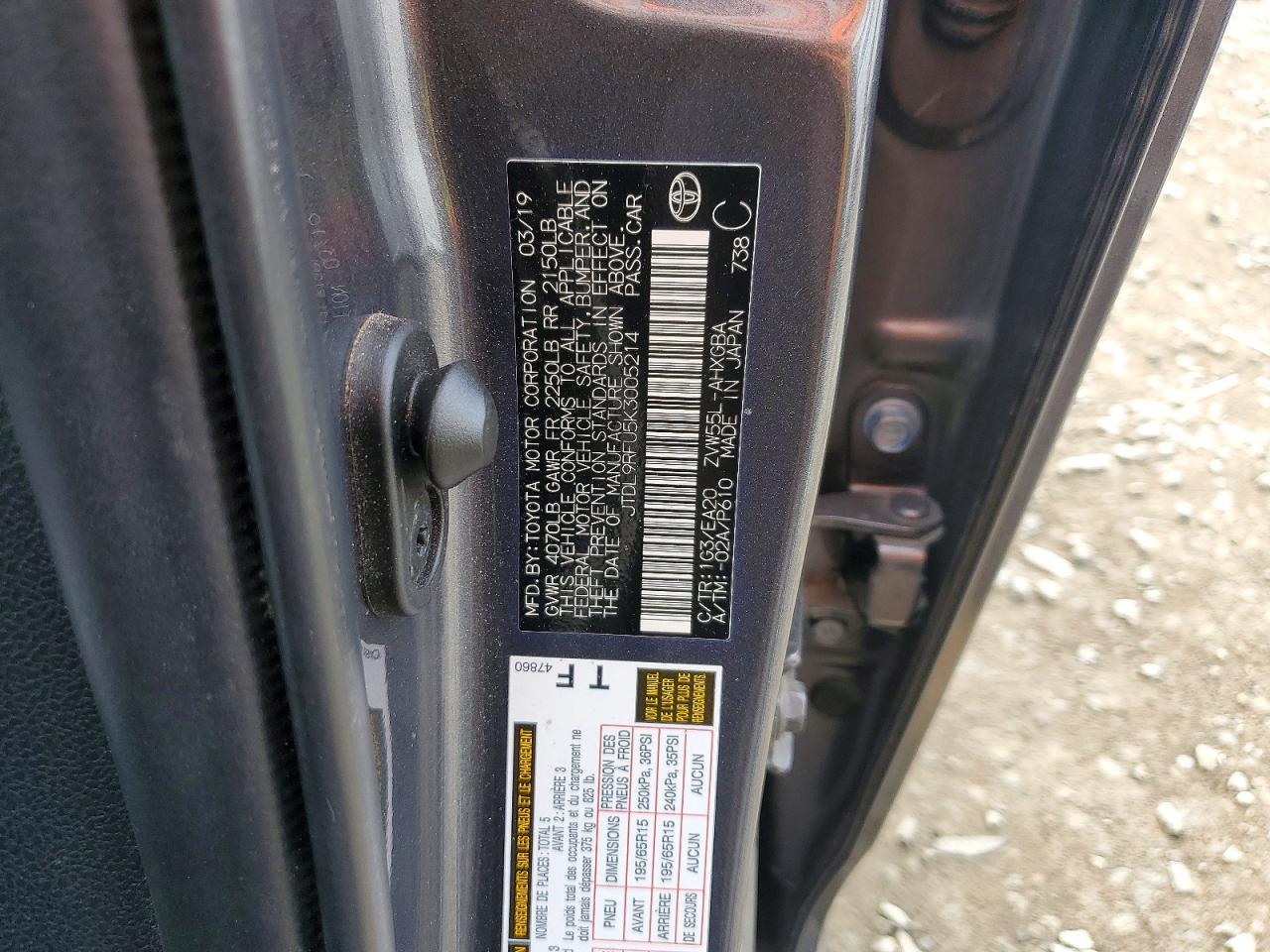 2019 TOYOTA PRIUS photo 13