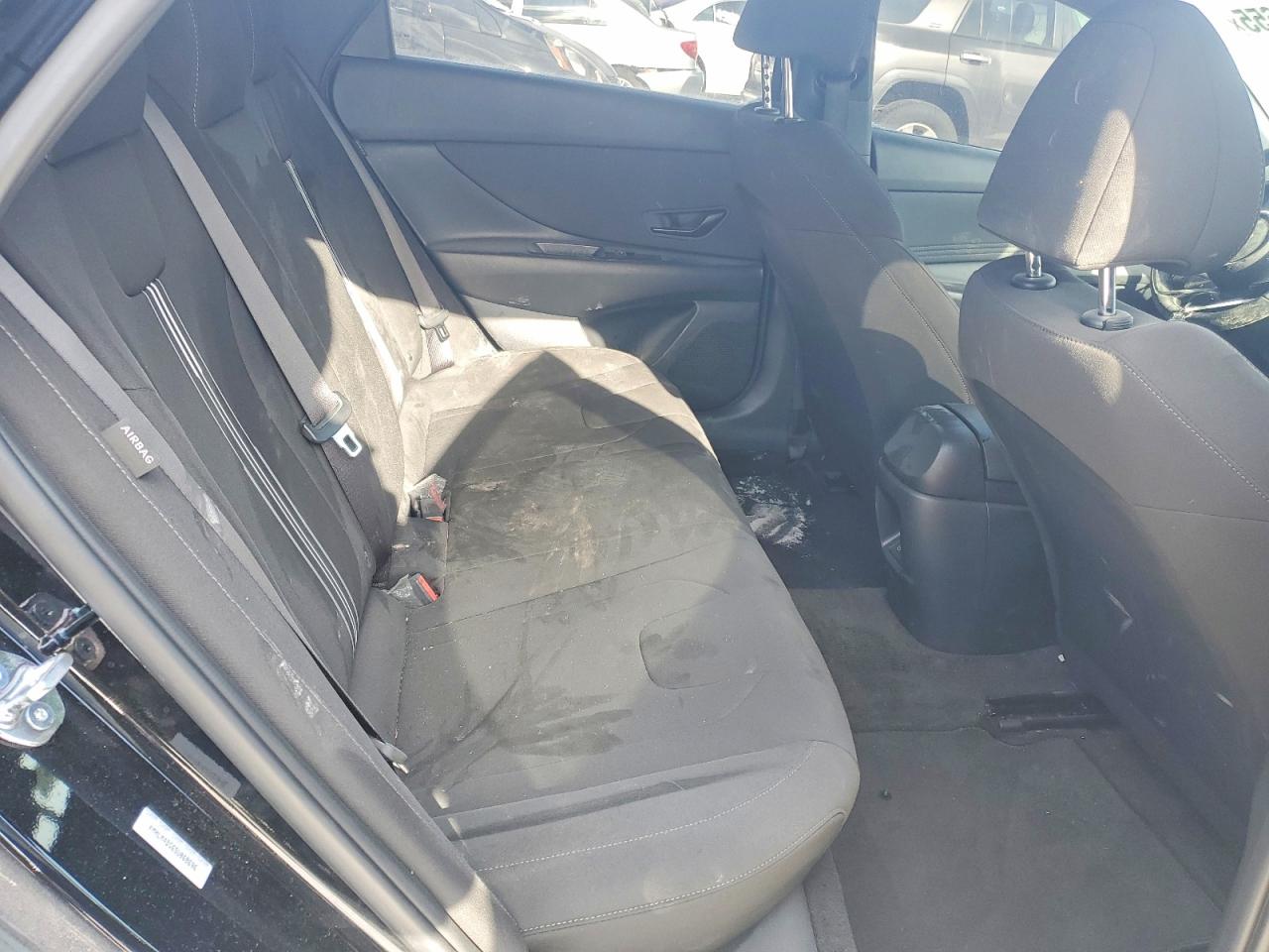 2025 HYUNDAI ELANTRA SEL SPORT photo 19