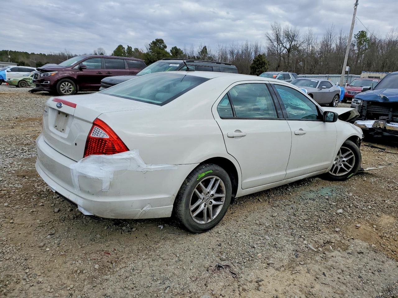 2011 FORD FUSION S photo 3