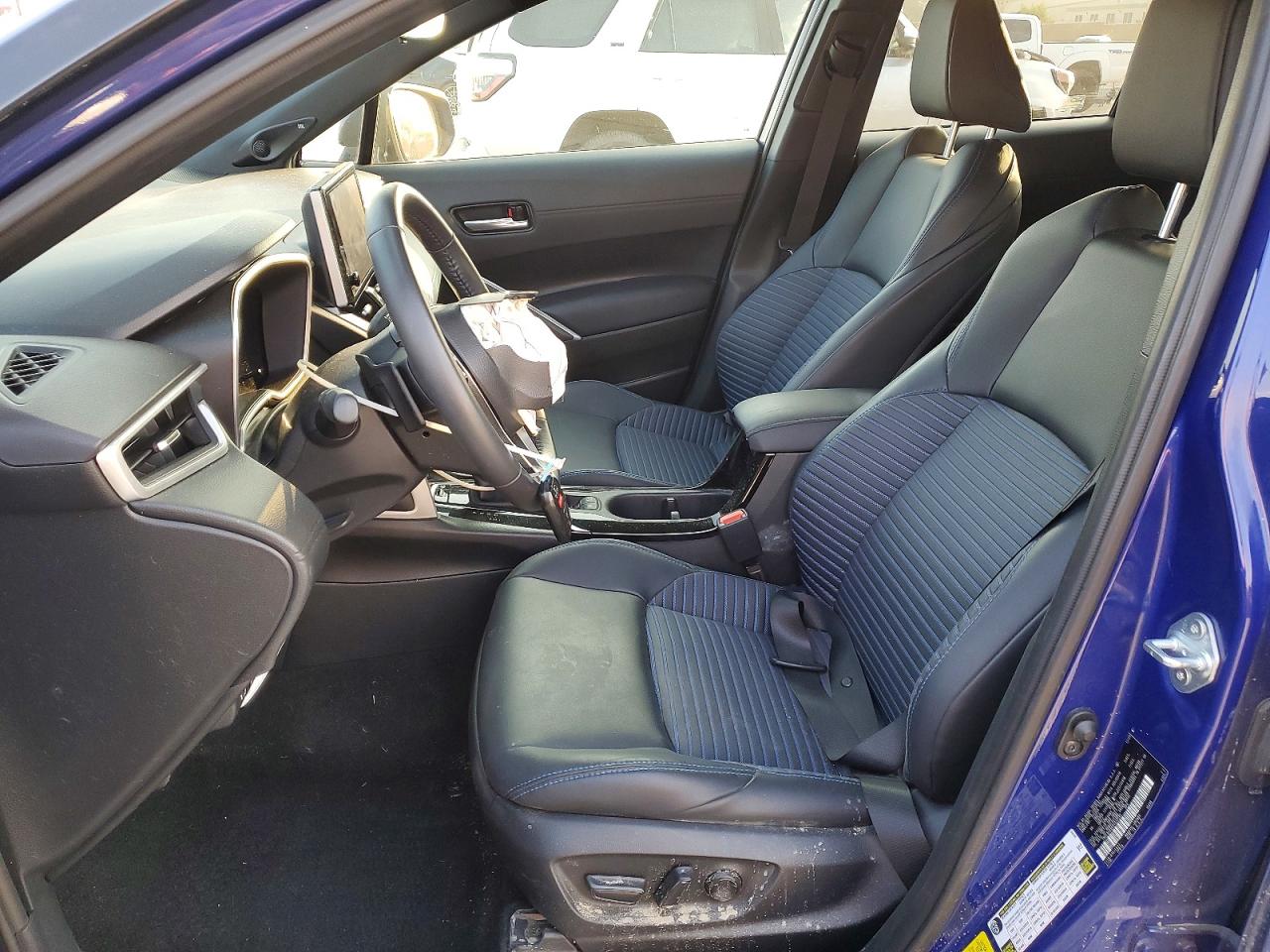 2024 TOYOTA COROLLA CROSS SE photo 7