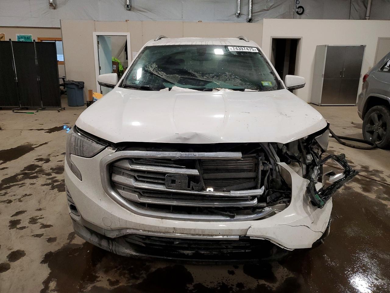 2019 GMC TERRAIN SLT photo 9