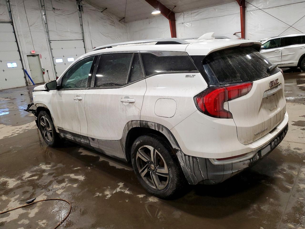 2019 GMC TERRAIN SLT photo 3