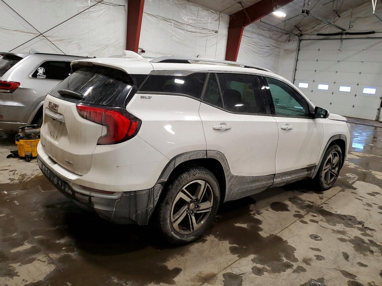 2019 GMC TERRAIN SLT photo 5