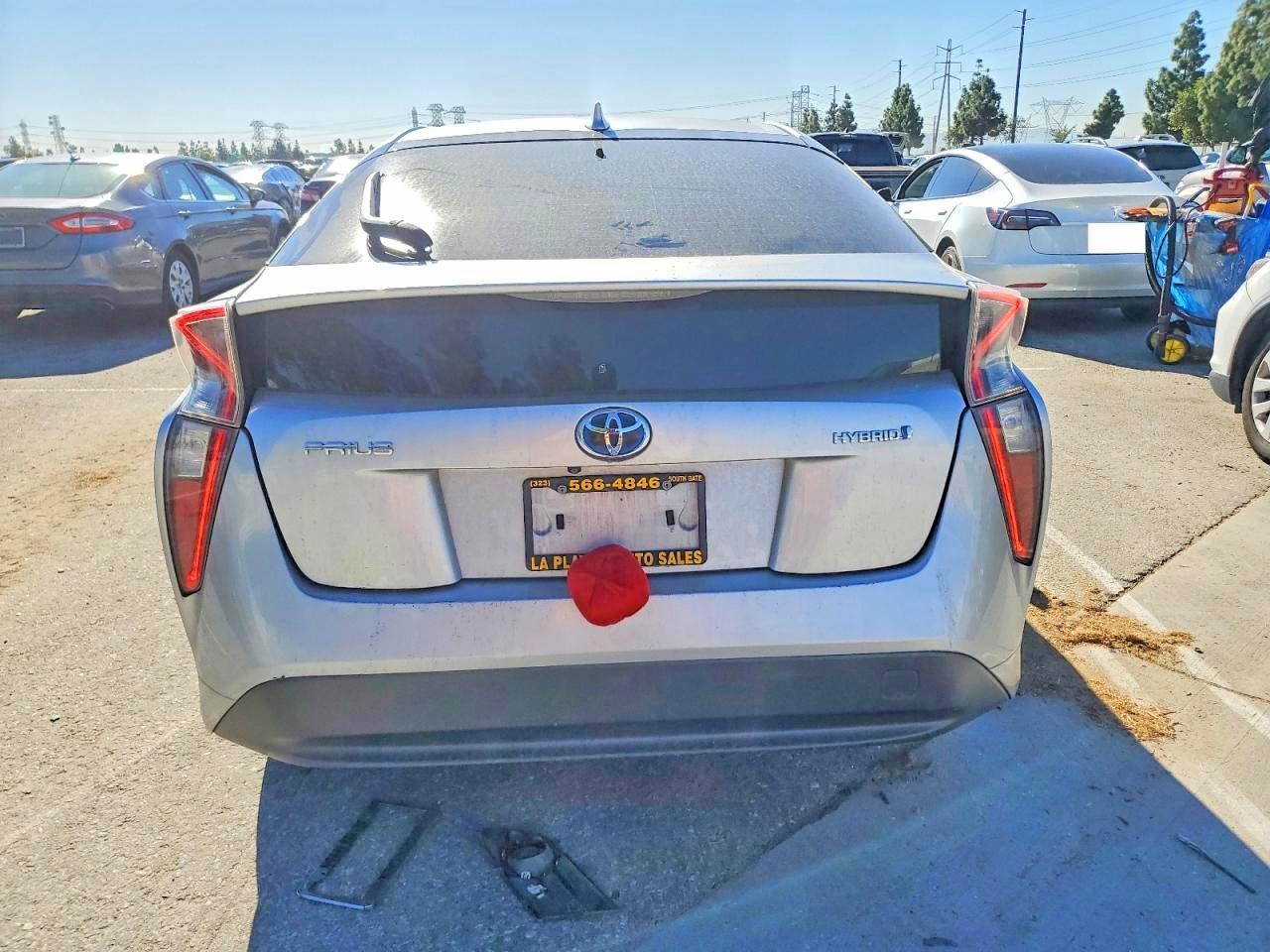 2016 TOYOTA PRIUS photo 6