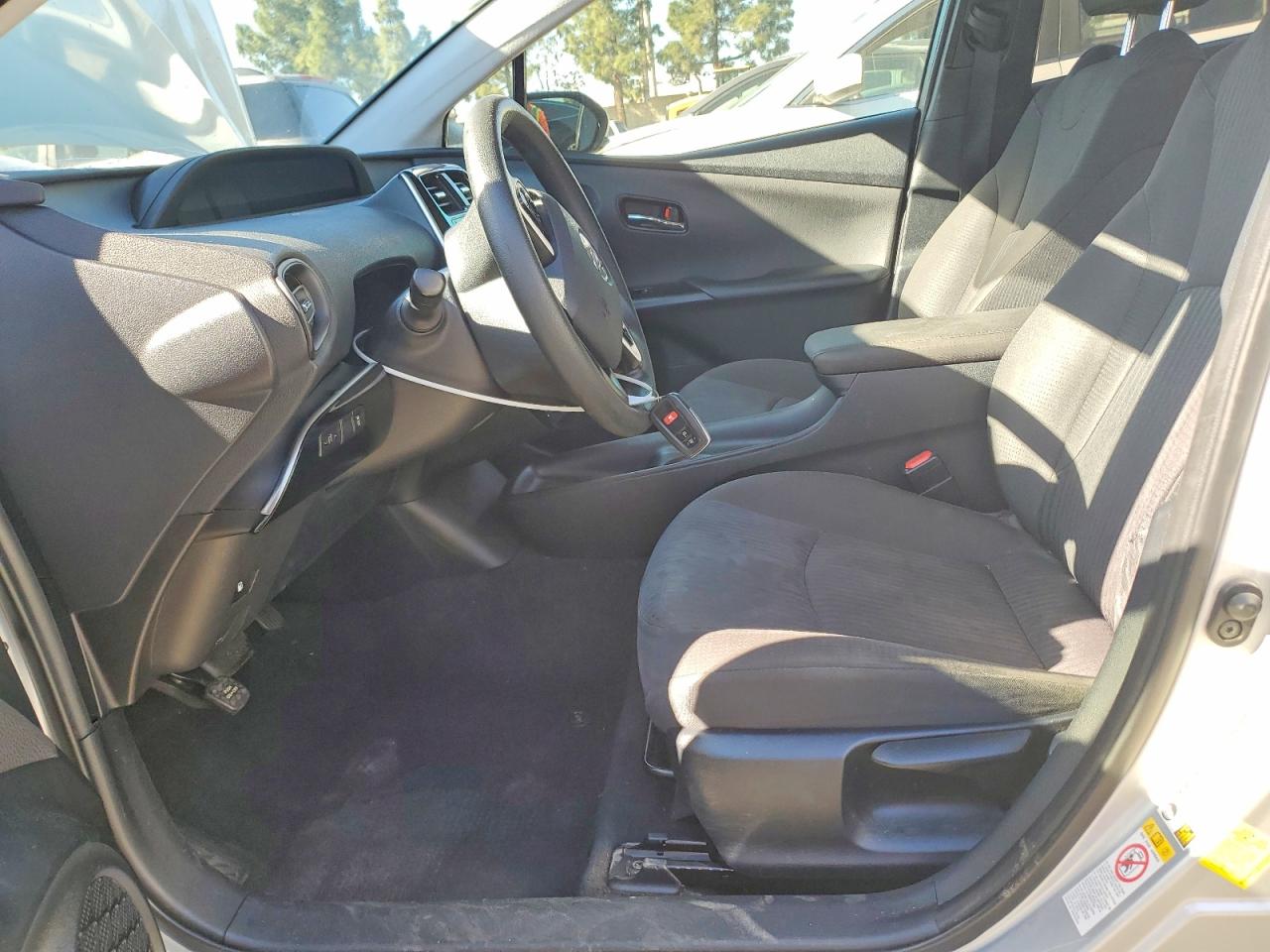 2016 TOYOTA PRIUS photo 7