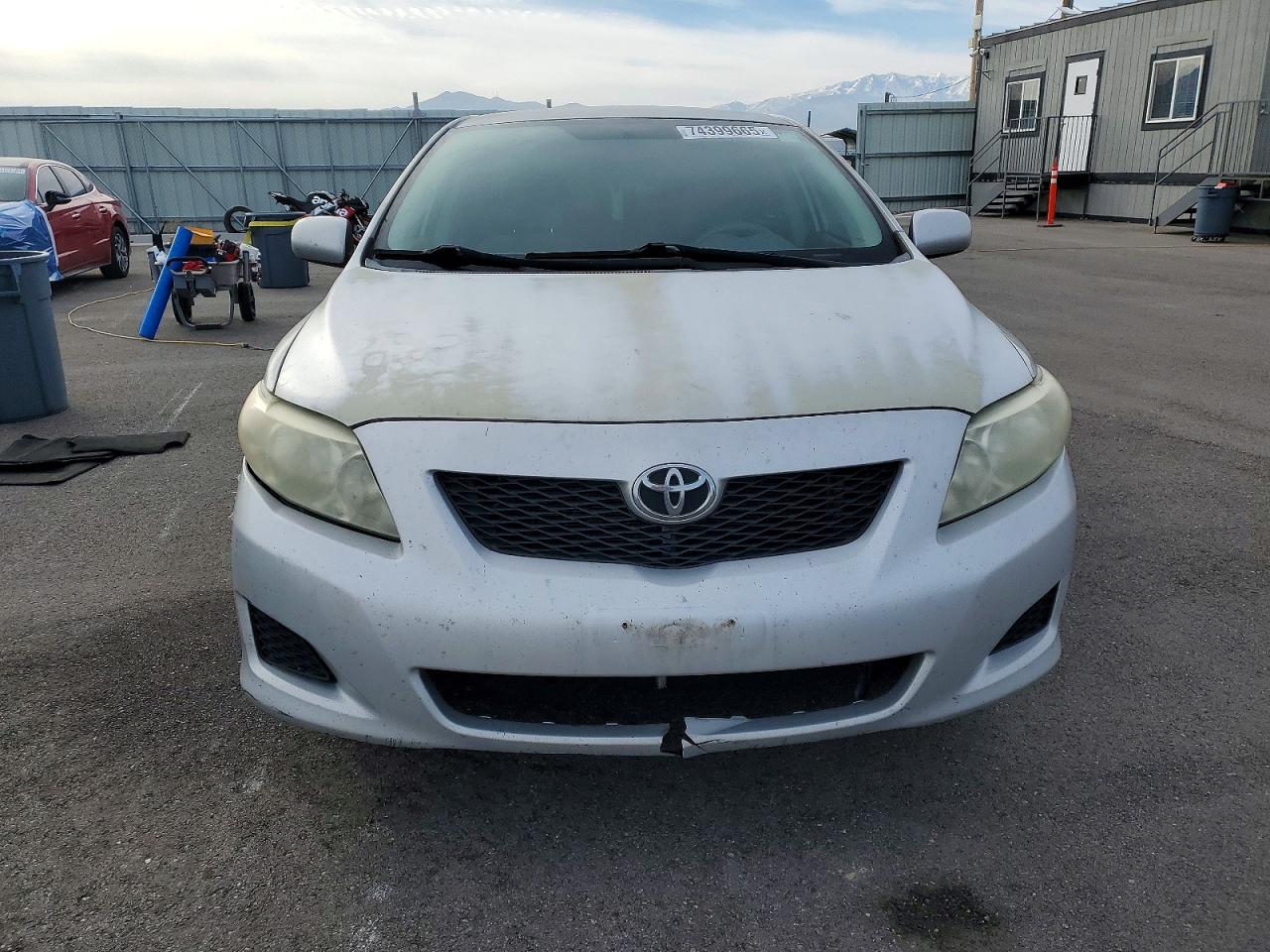 2010 TOYOTA COROLLA photo 5