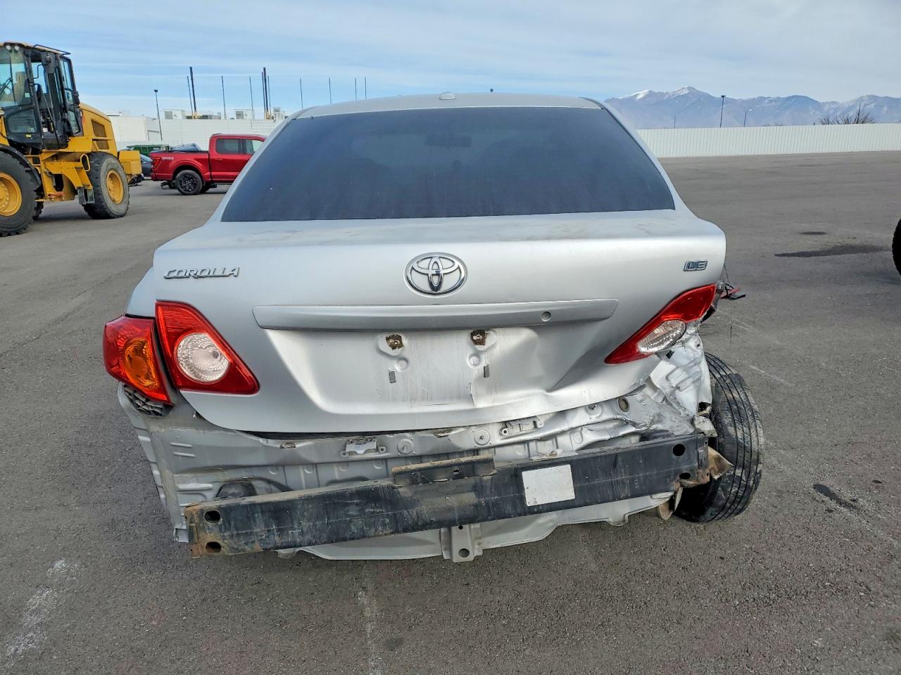 2010 TOYOTA COROLLA photo 6