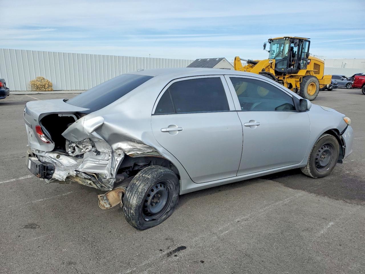 2010 TOYOTA COROLLA photo 3