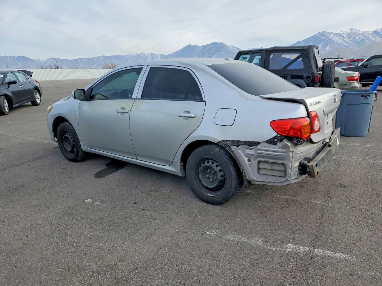 2010 TOYOTA COROLLA photo 2