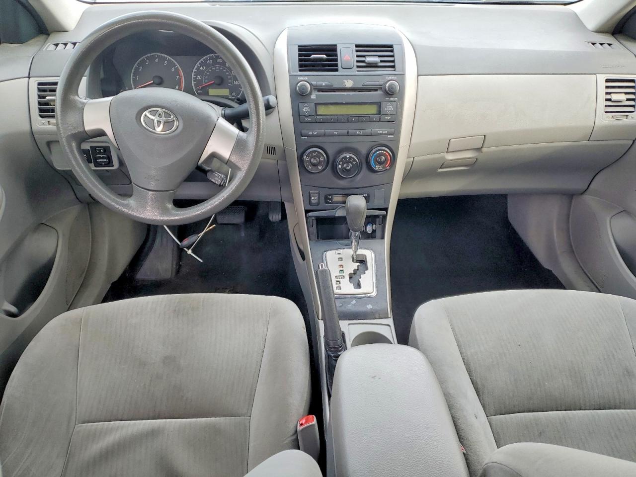 2010 TOYOTA COROLLA photo 8