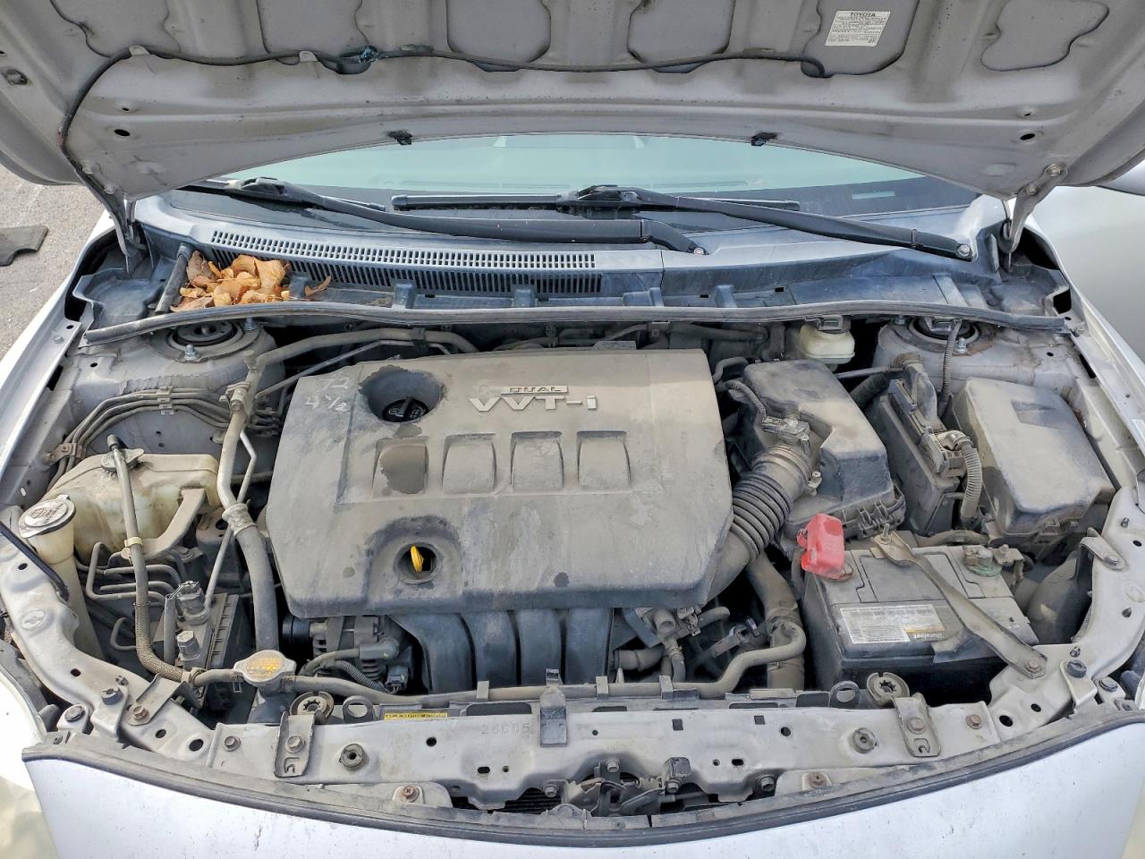 2010 TOYOTA COROLLA photo 11