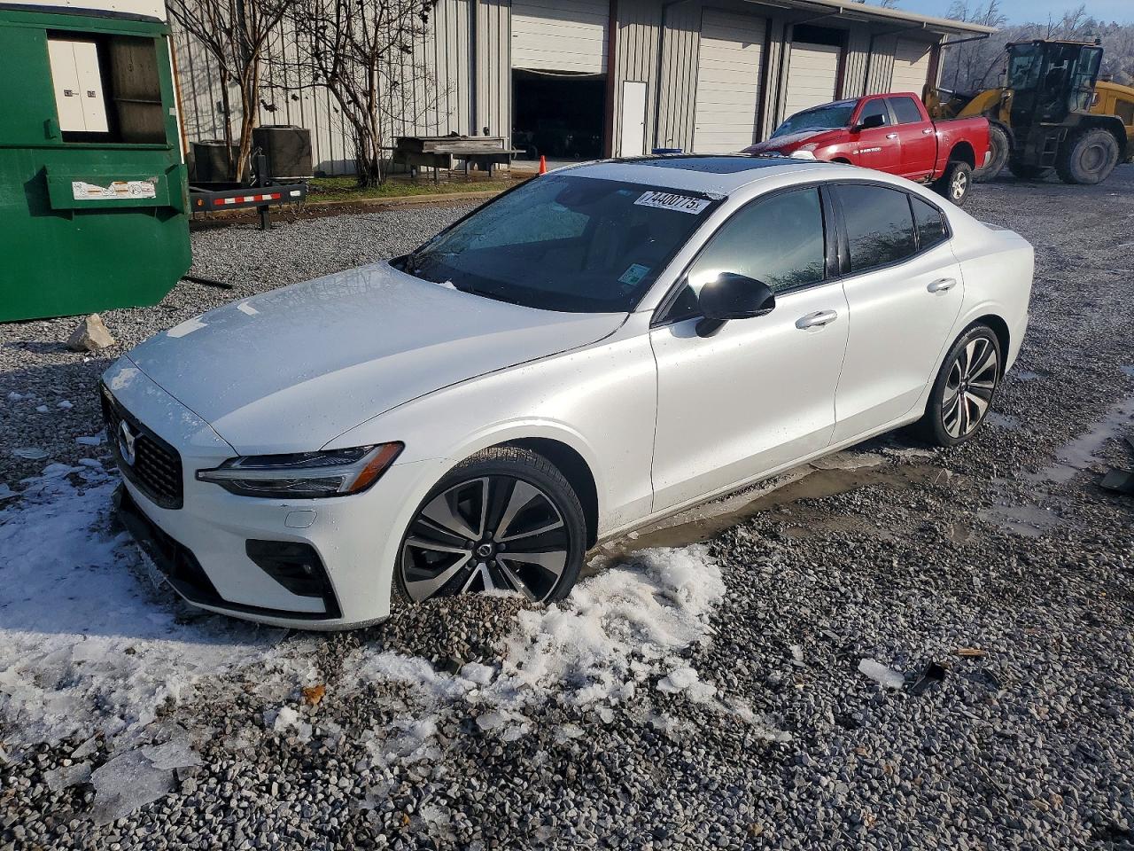 2022 VOLVO S60
