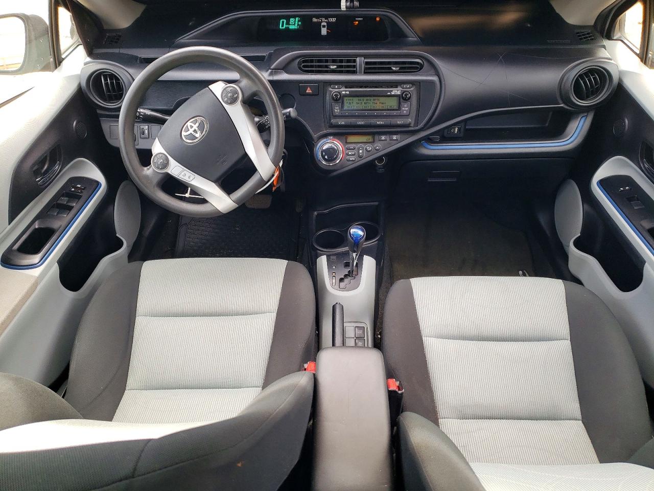 2013 TOYOTA PRIUS C photo 15