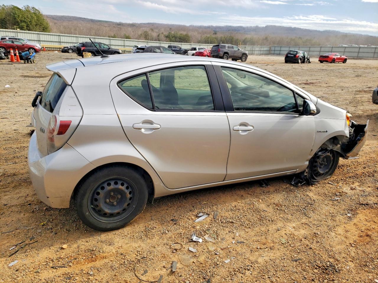 2013 TOYOTA PRIUS C photo 5