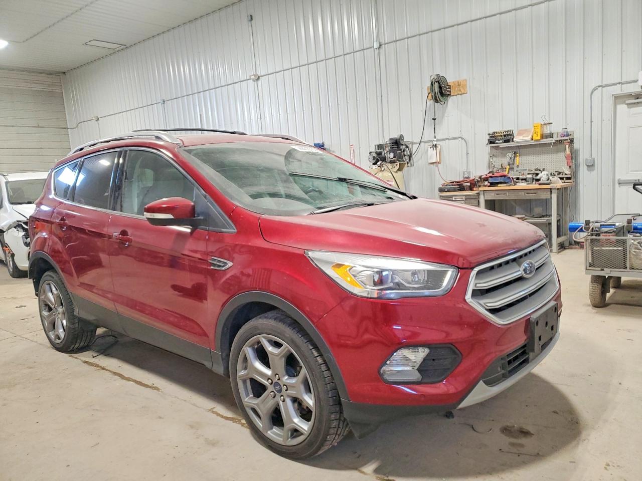 2019 FORD ESCAPE TITANIUM photo 4