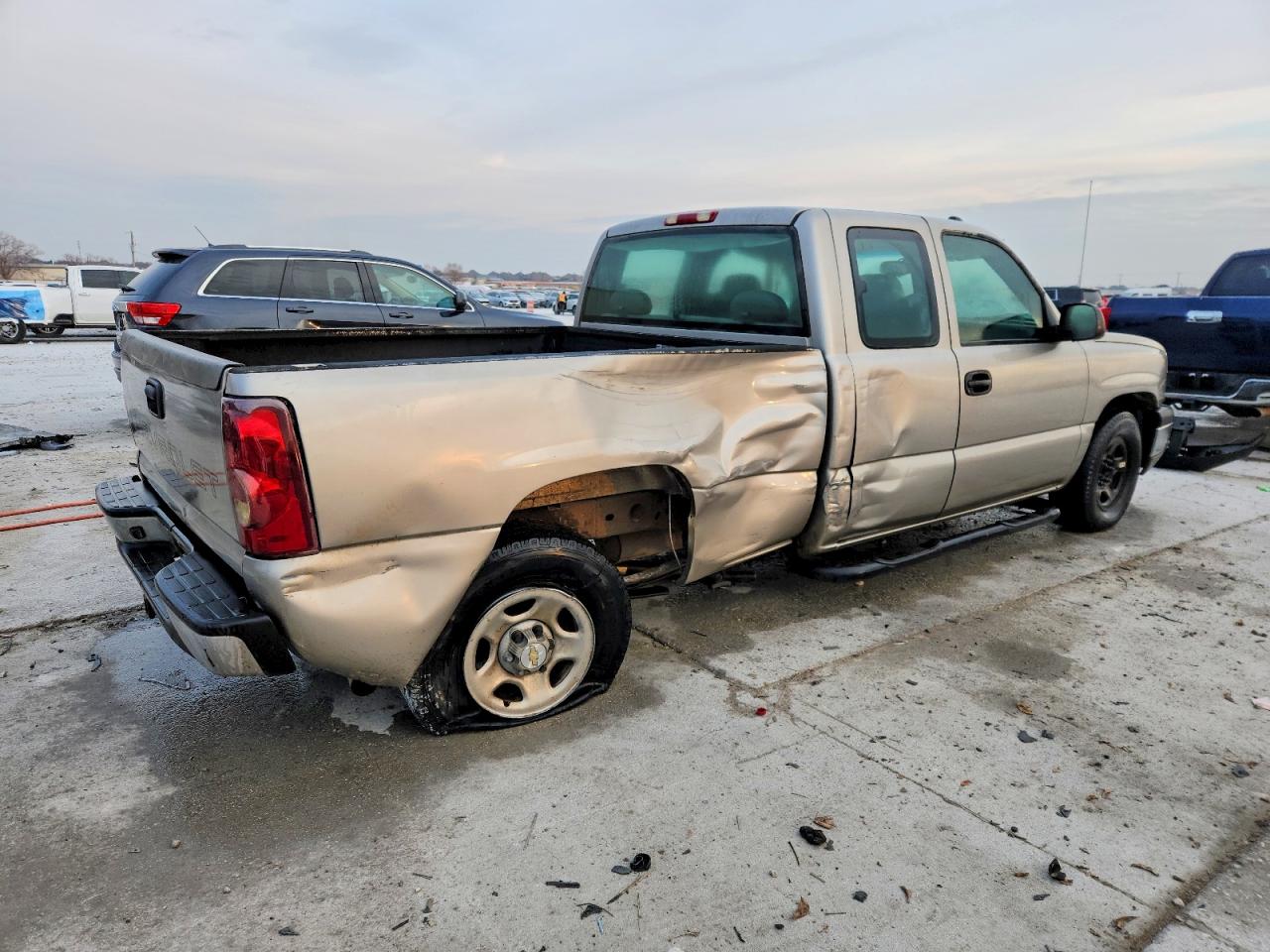 2003 CHEVROLET SILVERADO C1500 photo 7