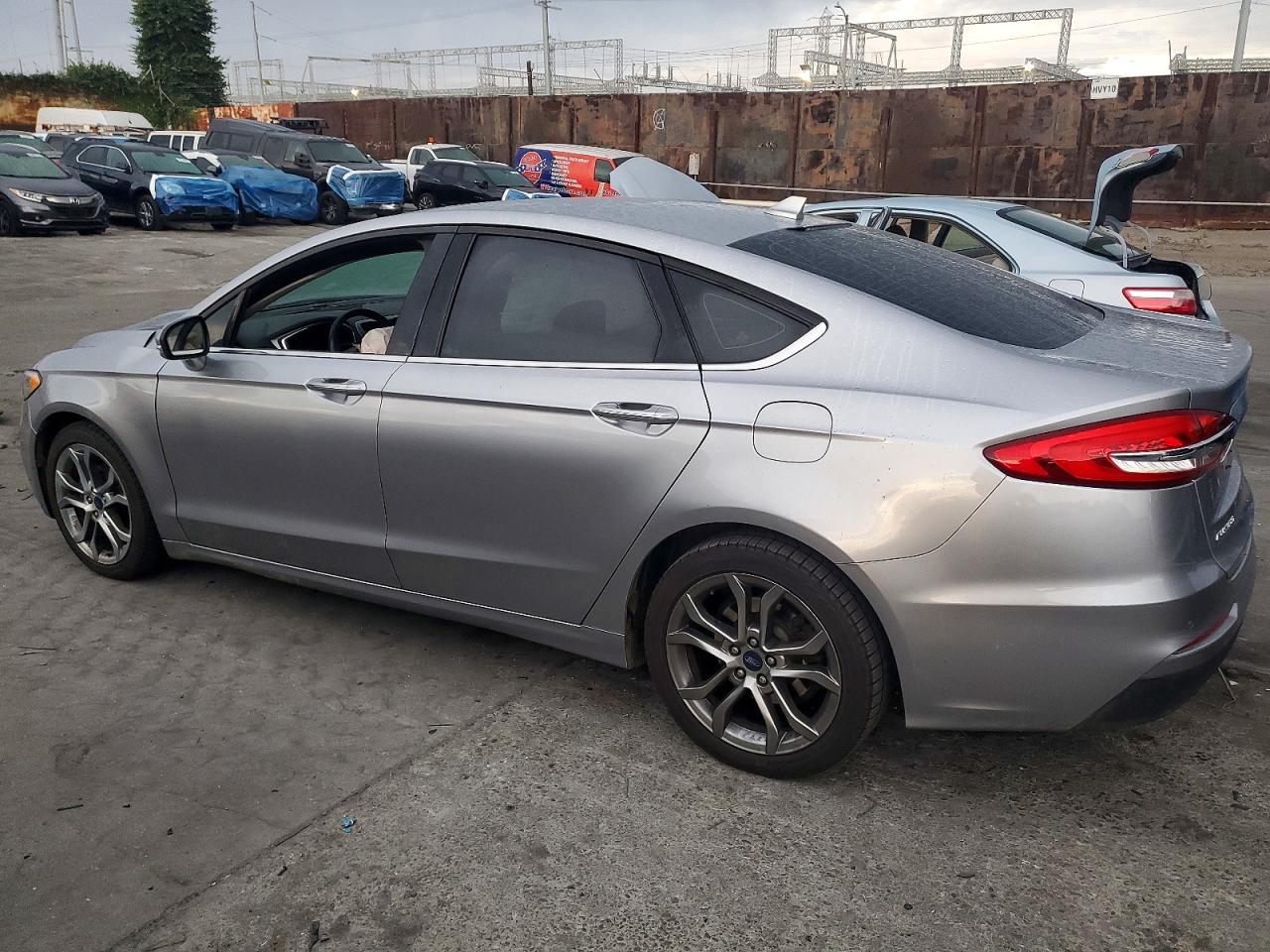 2020 FORD FUSION SEL photo 3