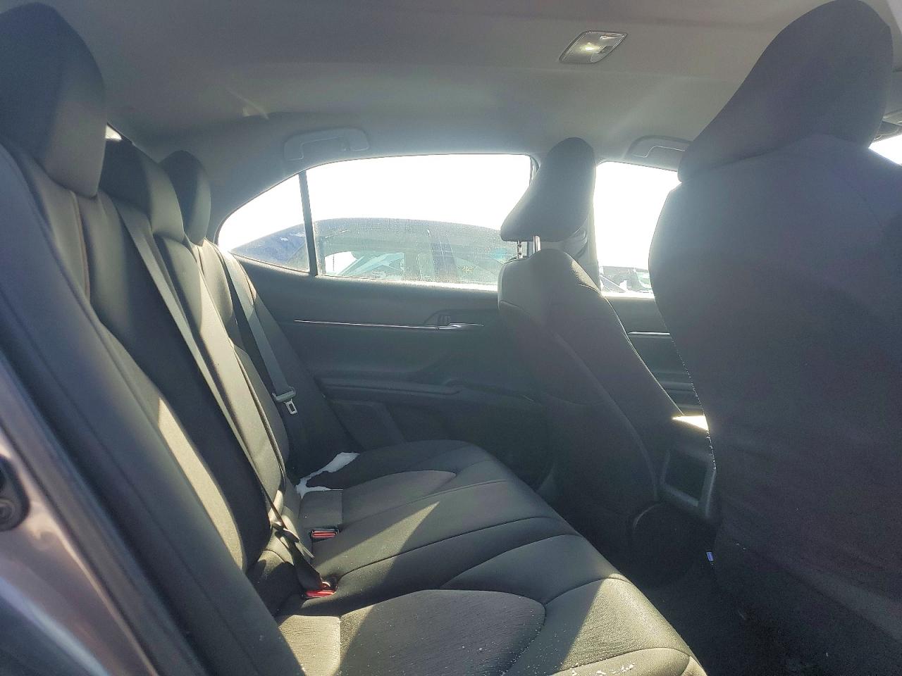 2020 TOYOTA CAMRY LE photo 10