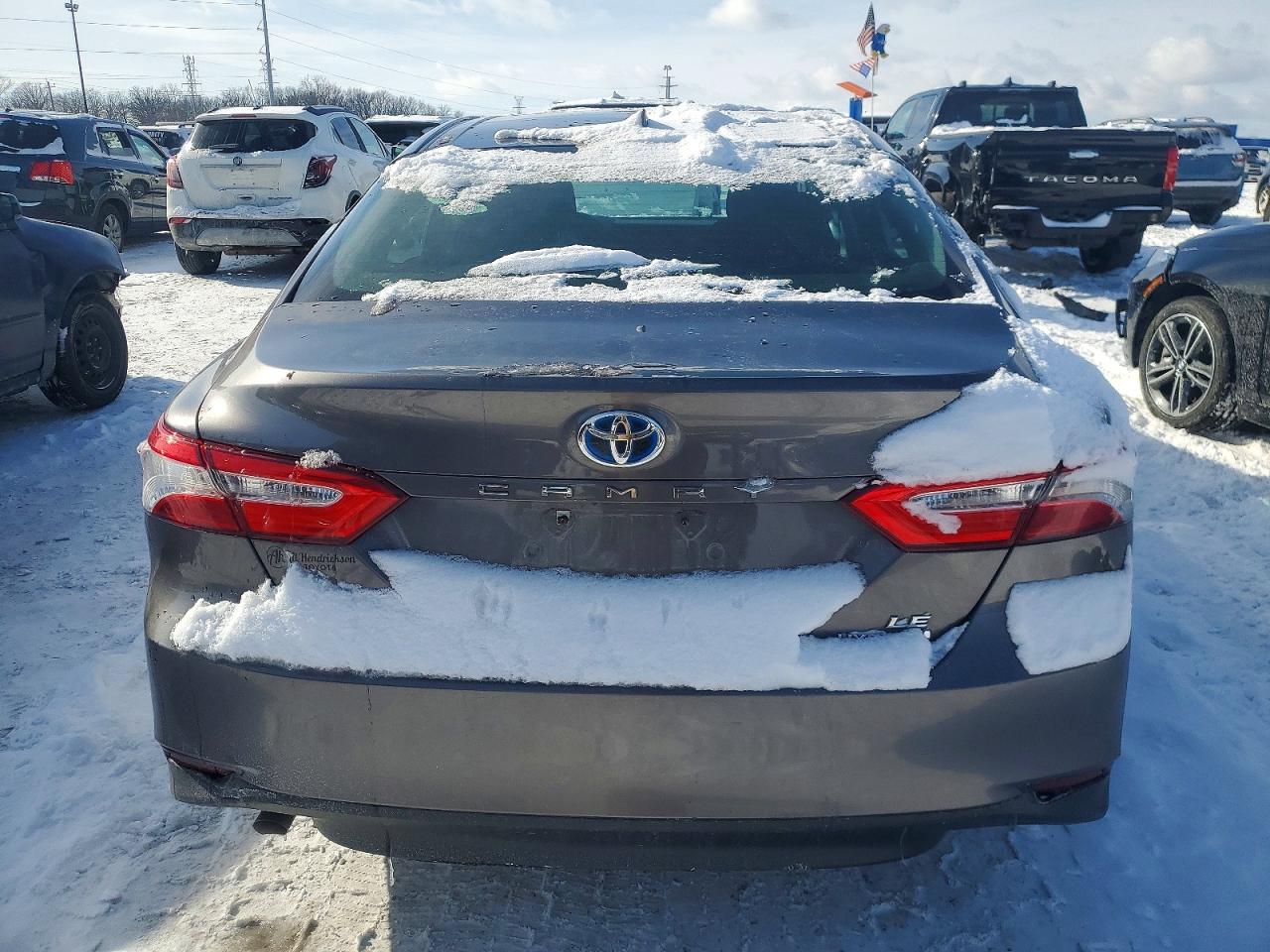 2020 TOYOTA CAMRY LE photo 6