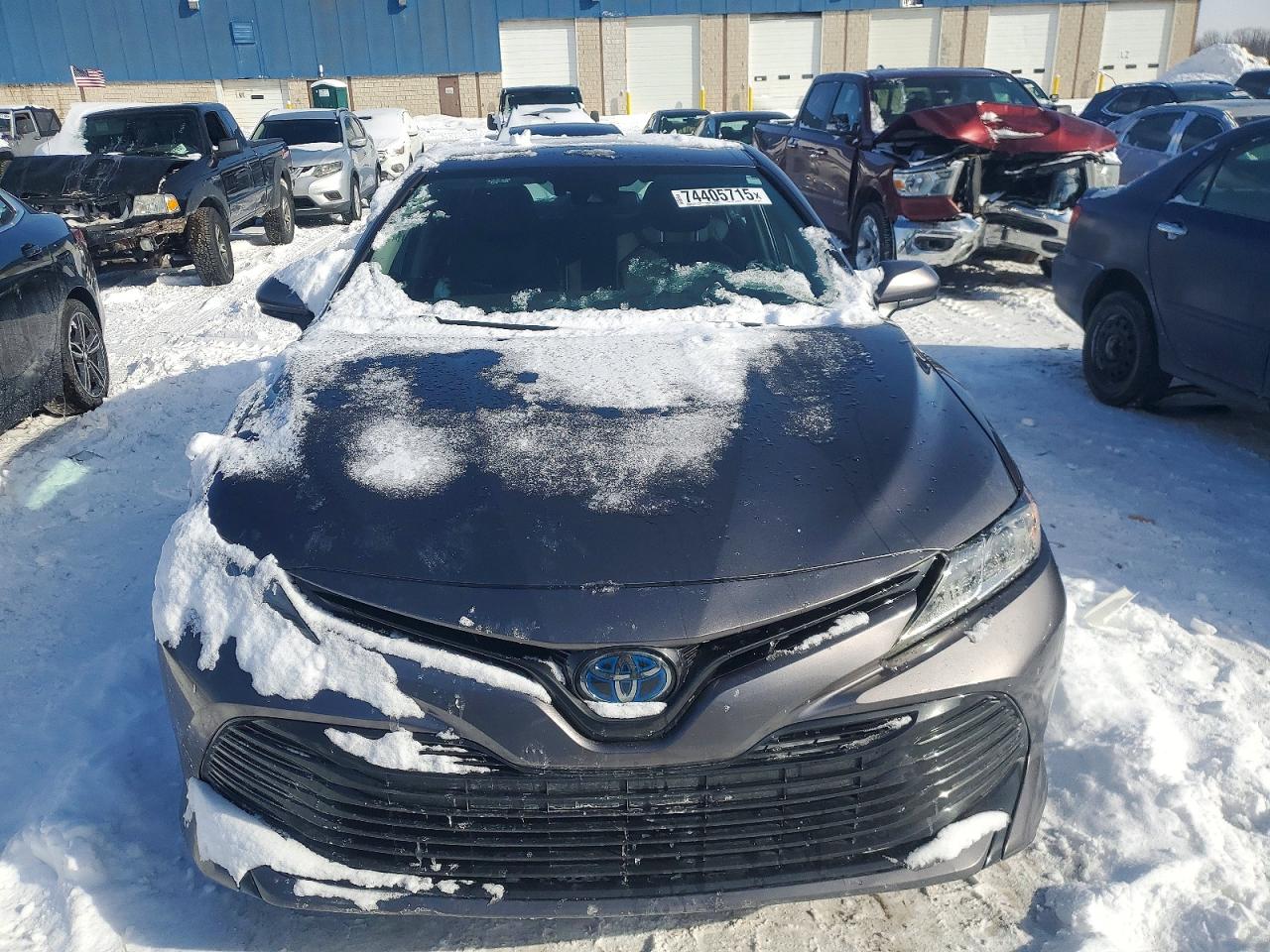 2020 TOYOTA CAMRY LE photo 5