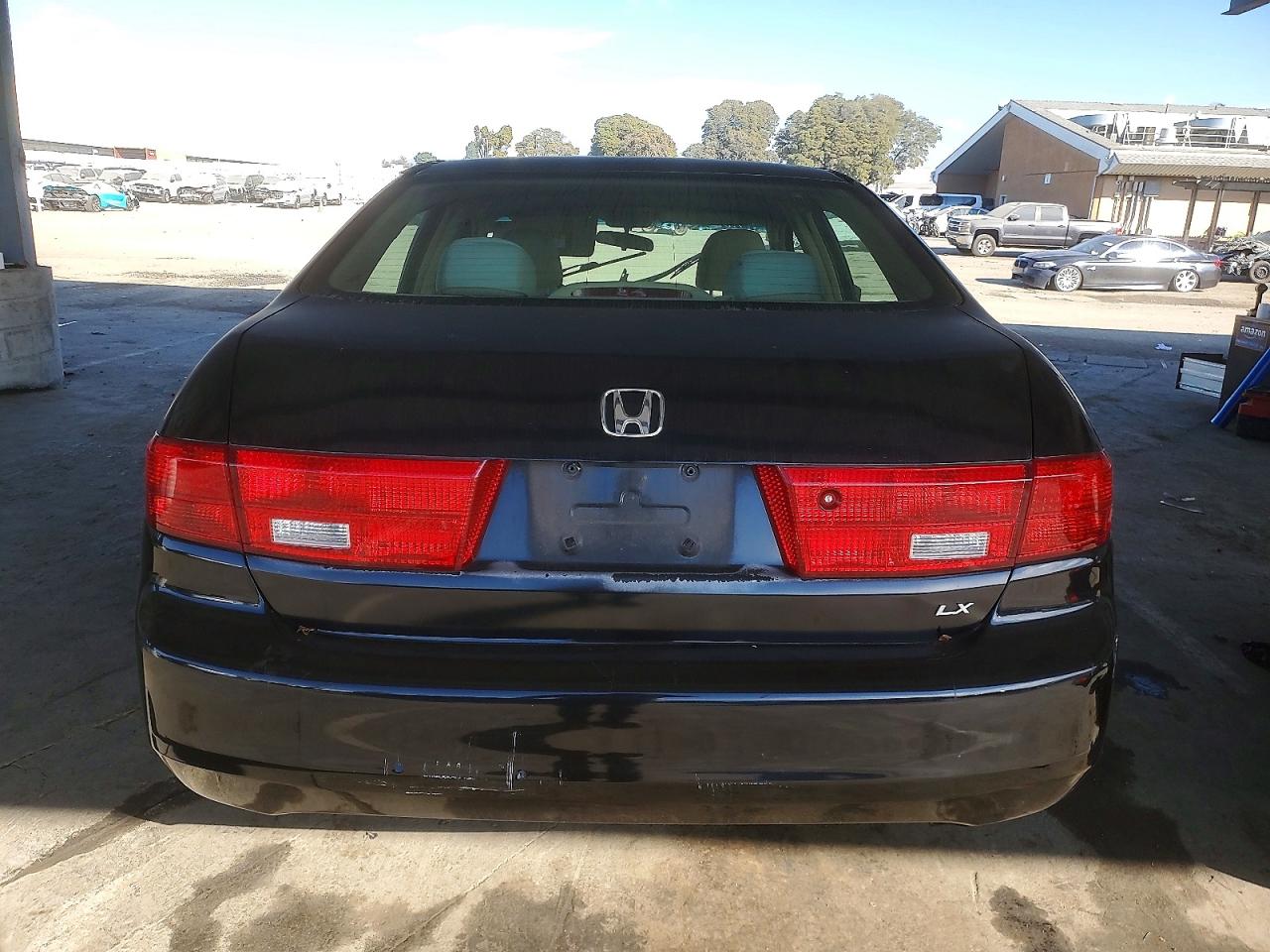 2005 HONDA ACCORD LX photo 16