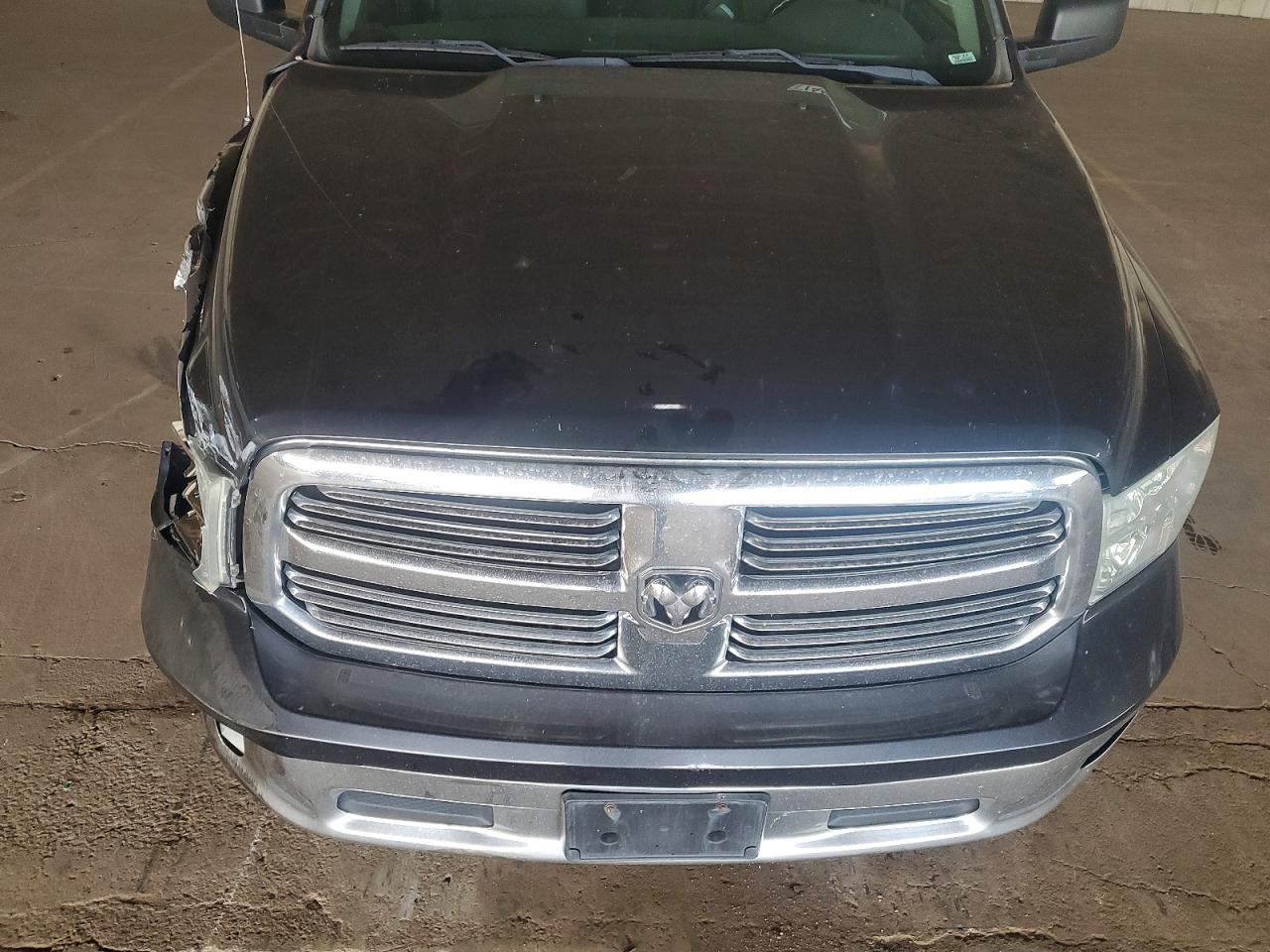 2016 RAM 1500 SLT photo 31