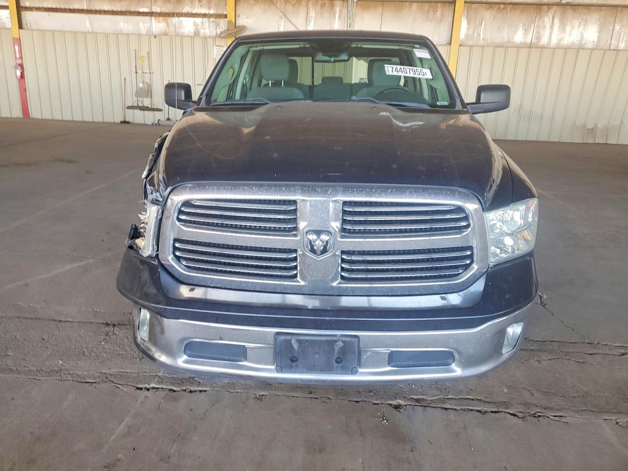 2016 RAM 1500 SLT photo 13