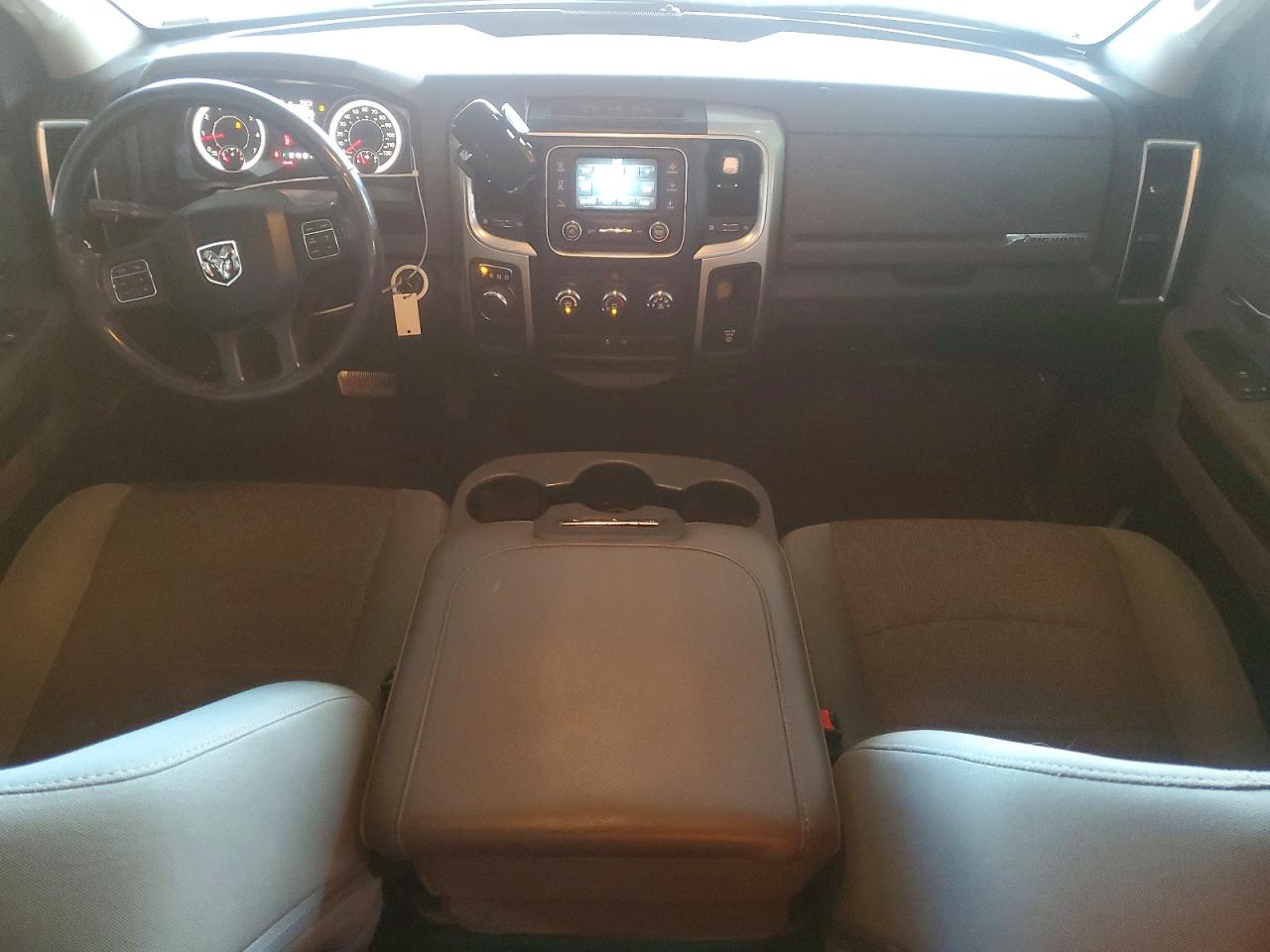 2016 RAM 1500 SLT photo 22