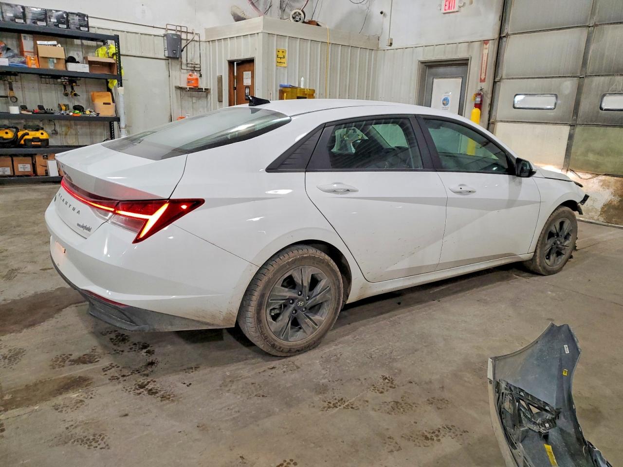 2023 HYUNDAI ELANTRA BLUE photo 3
