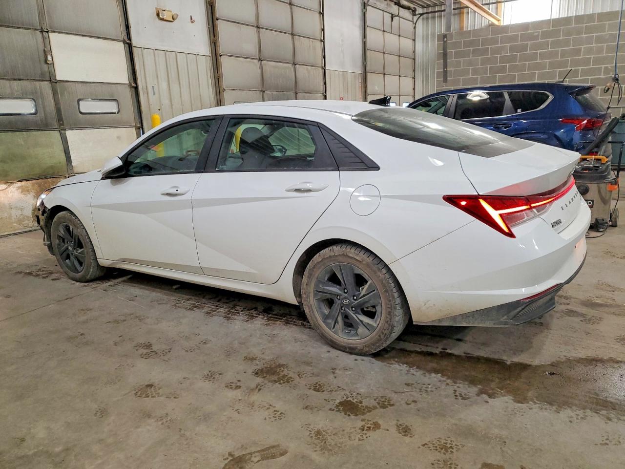 2023 HYUNDAI ELANTRA BLUE photo 2