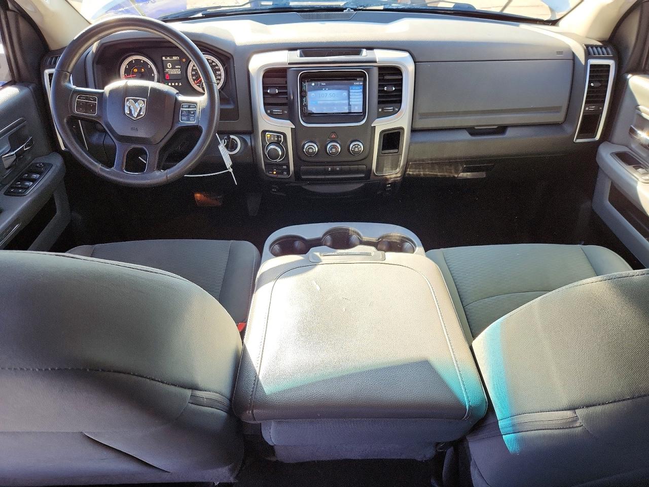 2016 RAM 1500 SLT photo 8