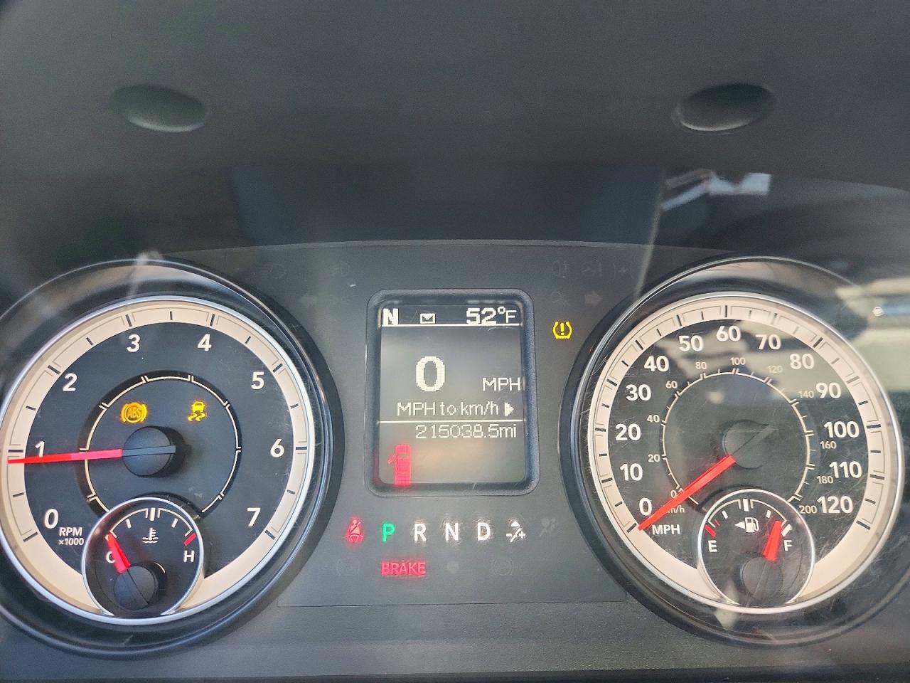 2016 RAM 1500 SLT photo 9
