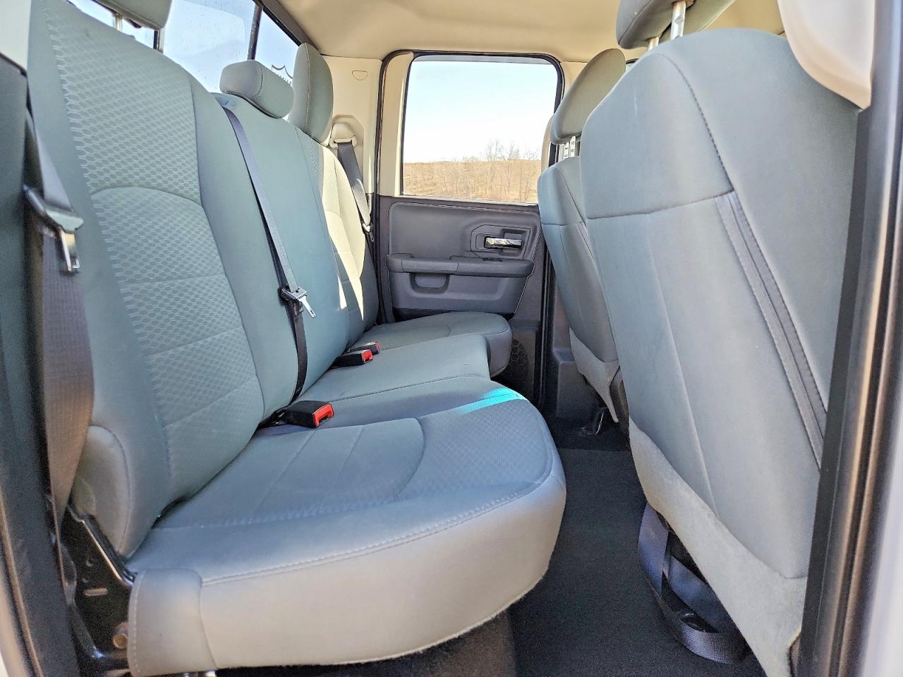 2016 RAM 1500 SLT photo 10