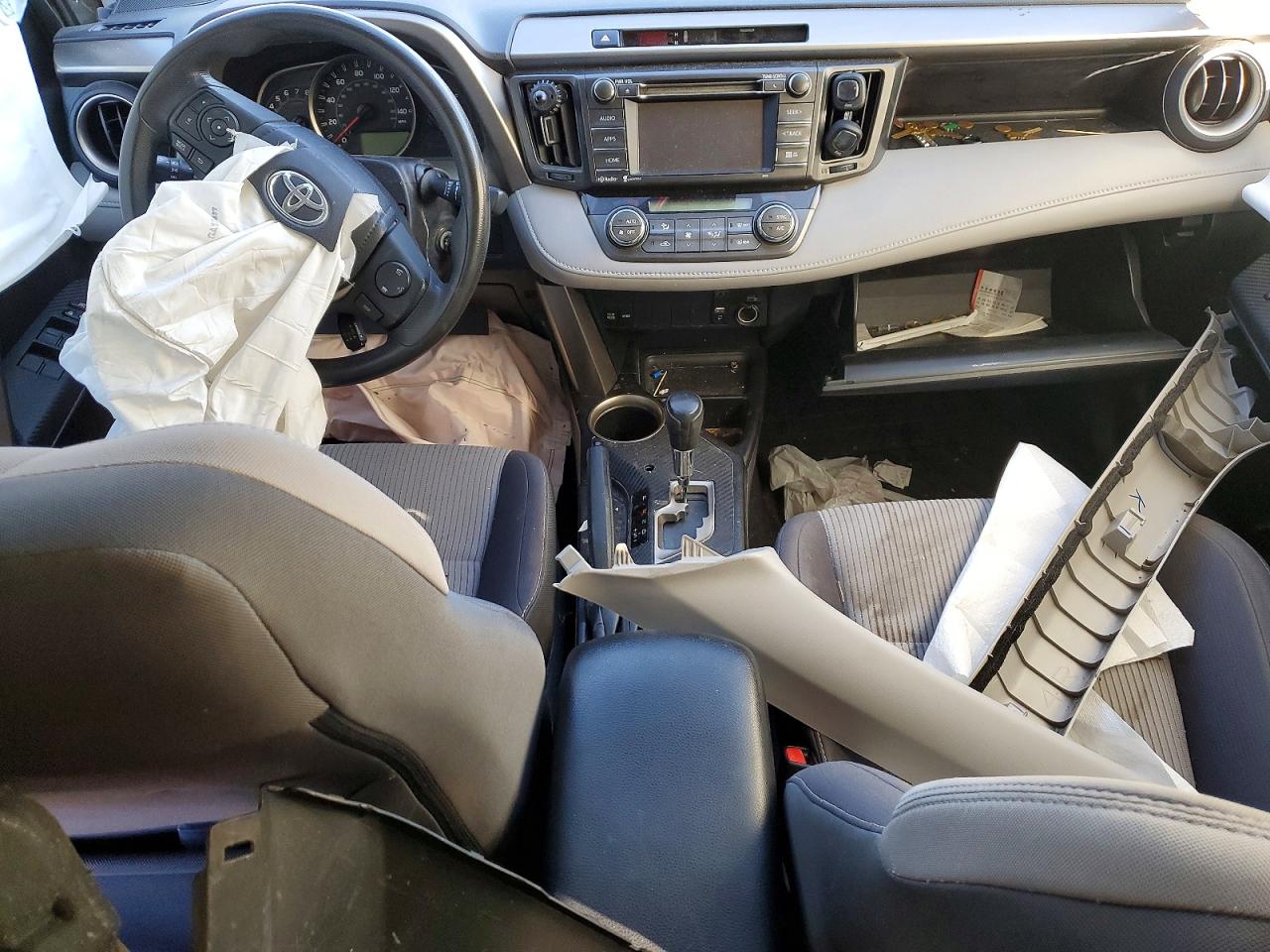 2015 TOYOTA RAV4 XLE photo 8