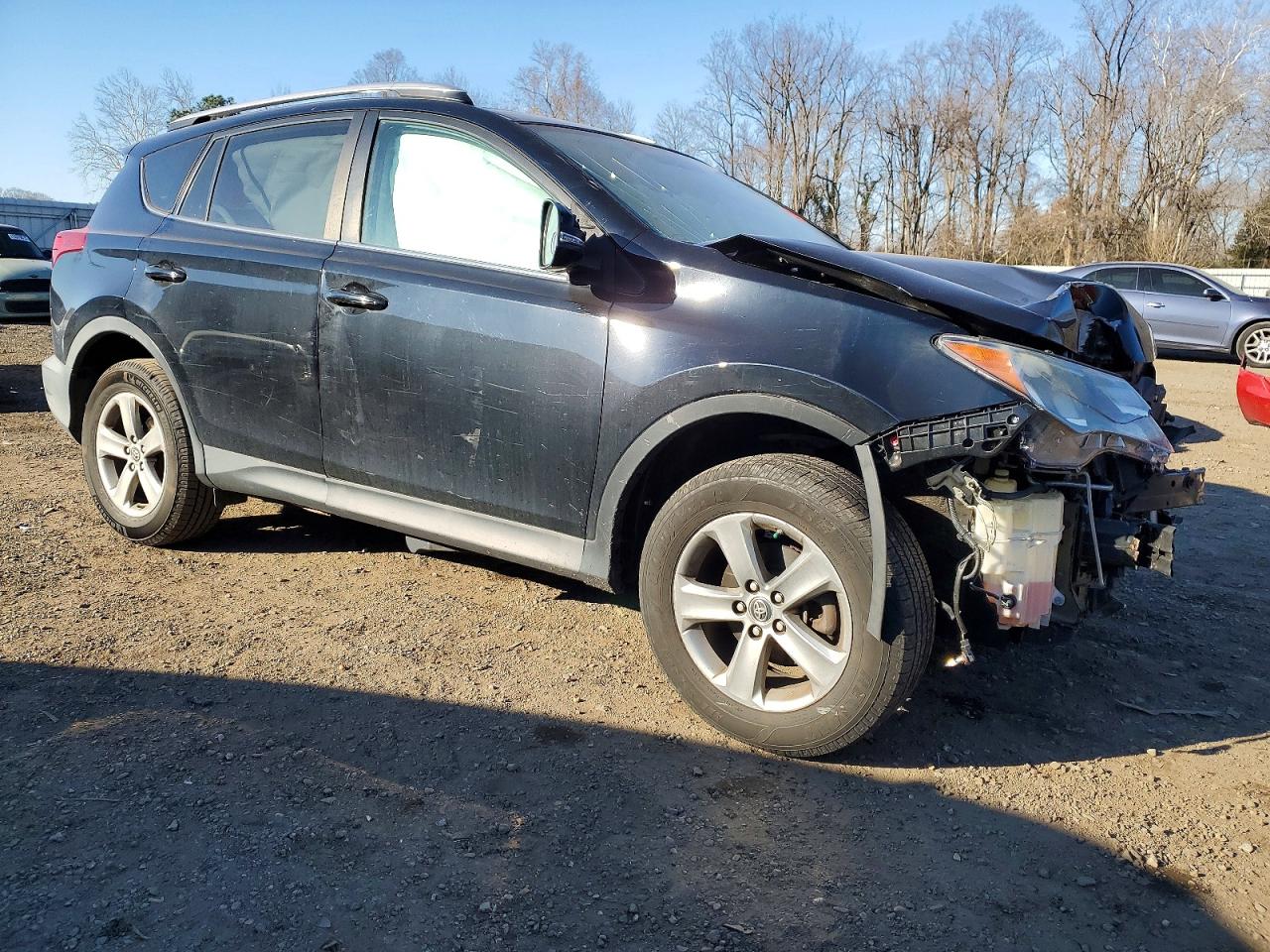 2015 TOYOTA RAV4 XLE photo 4
